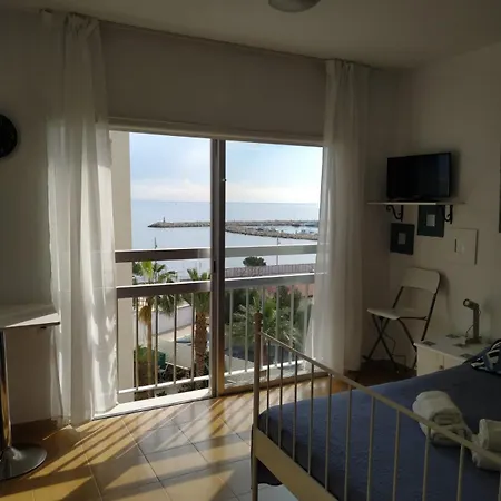 Mikis's Seagate Aprt. Lárnaca