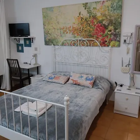 Lägenhet Mikis's Seagate Aprt. *