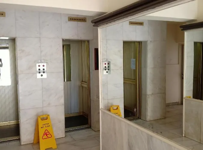 Mikis's Seagate Aprt. アパート