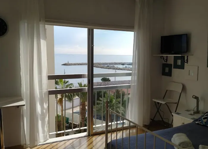 Mikis's Seagate Aprt. ラルナカ