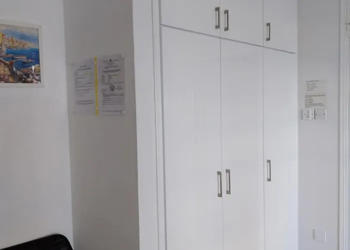 Mikis's Seagate Aprt. *