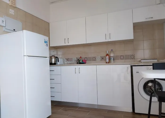 Mikis's Seagate Aprt. アパート *