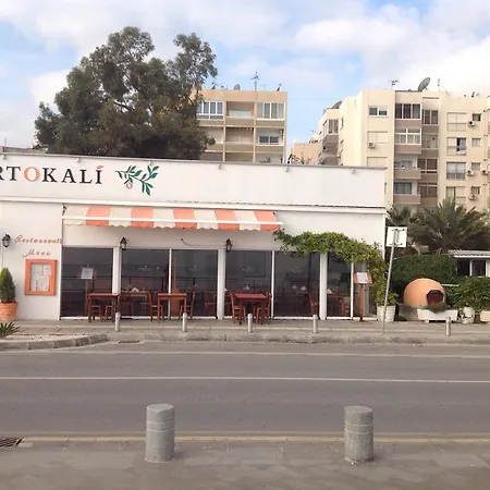 Mikis's Seagate Aprt. Larnaca